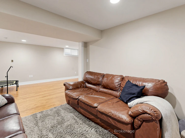 32 Hillpath Crescent, Brampton, ON, L6Z 4T9 - 42
