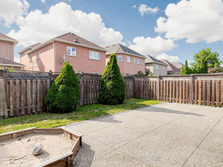 32 Hillpath Crescent, Brampton, ON, L6Z 4T9 - 50