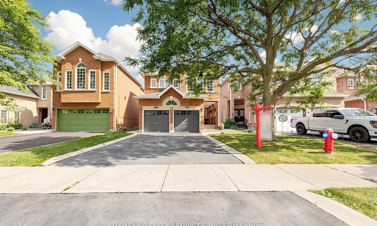 32 Hillpath Crescent