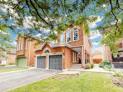 32 Hillpath Crescent - 2