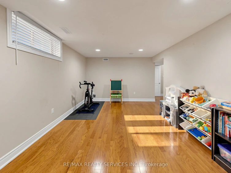 32 Hillpath Crescent, Brampton, ON, L6Z 4T9 - 37