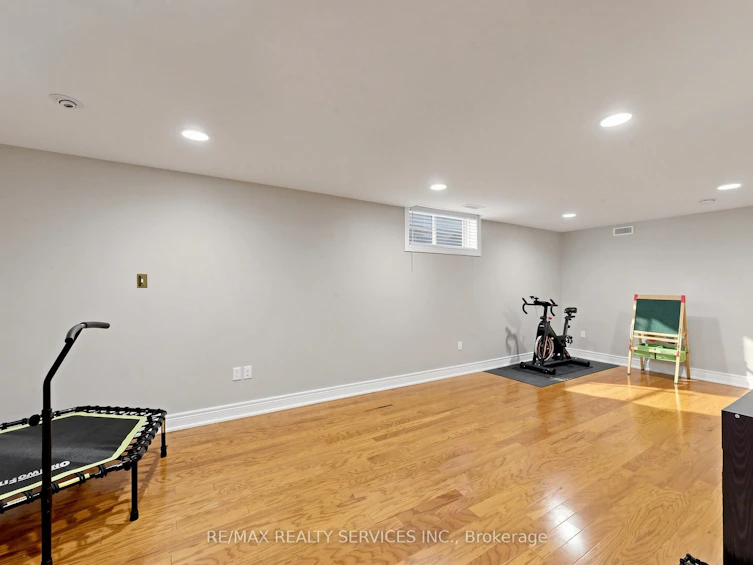 32 Hillpath Crescent, Brampton, ON, L6Z 4T9 - 36