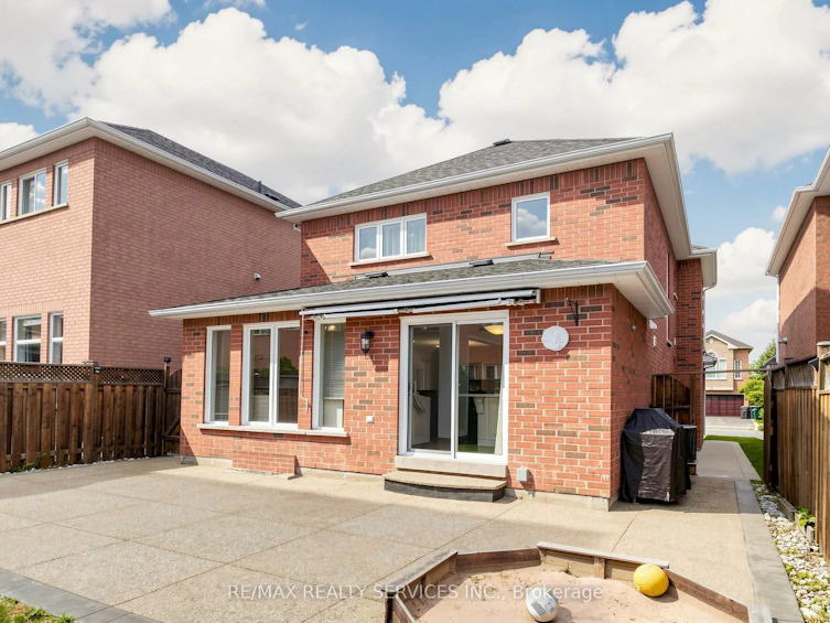 32 Hillpath Crescent, Brampton, ON, L6Z 4T9 - 46