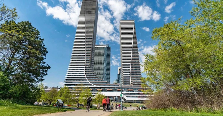 3212-30 Shore Breeze Drive, Toronto, ON, M8V 0J1 - 2