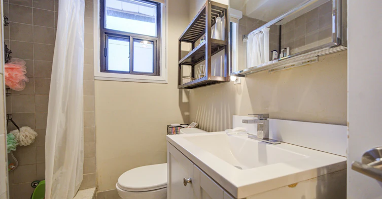 Main-29 Ennerdale Road, Toronto, ON, M6E 4C2 - 31