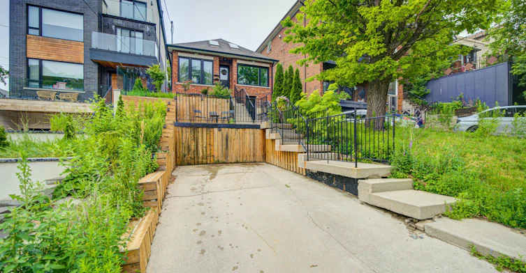 Main-29 Ennerdale Road, Toronto, ON, M6E 4C2 - 2