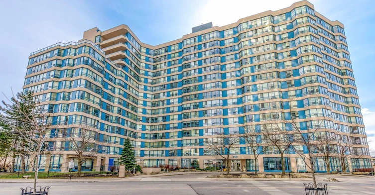 104-250 Webb Drive, Mississauga, ON, L5B 3Z4