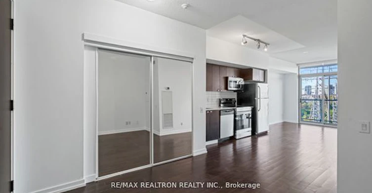 504-105 The Queensway Avenue, Toronto, ON, M6S 5B5 - 13