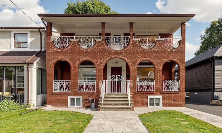 21 Mahoney Avenue