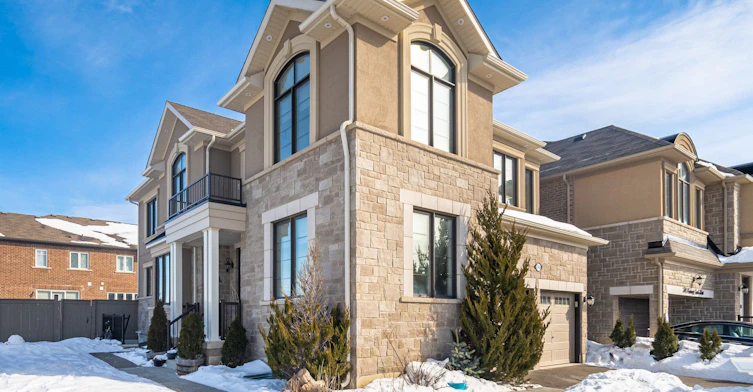 Upper-744 Kennedy Circle E, Milton, ON, L9E 1R9