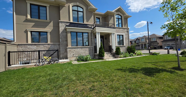 Upper-744 Kennedy Circle W, Milton, ON, L9E 1R9