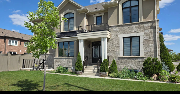 Upper-744 Kennedy Circle W, Milton, ON, L9E 1R9 - 2