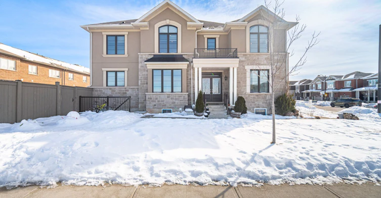 Upper-744 Kennedy Circle E, Milton, ON, L9E 1R9 - 2