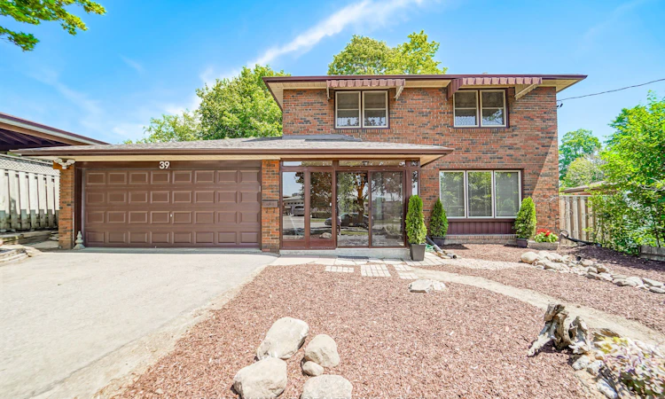 39 Madron Crescent