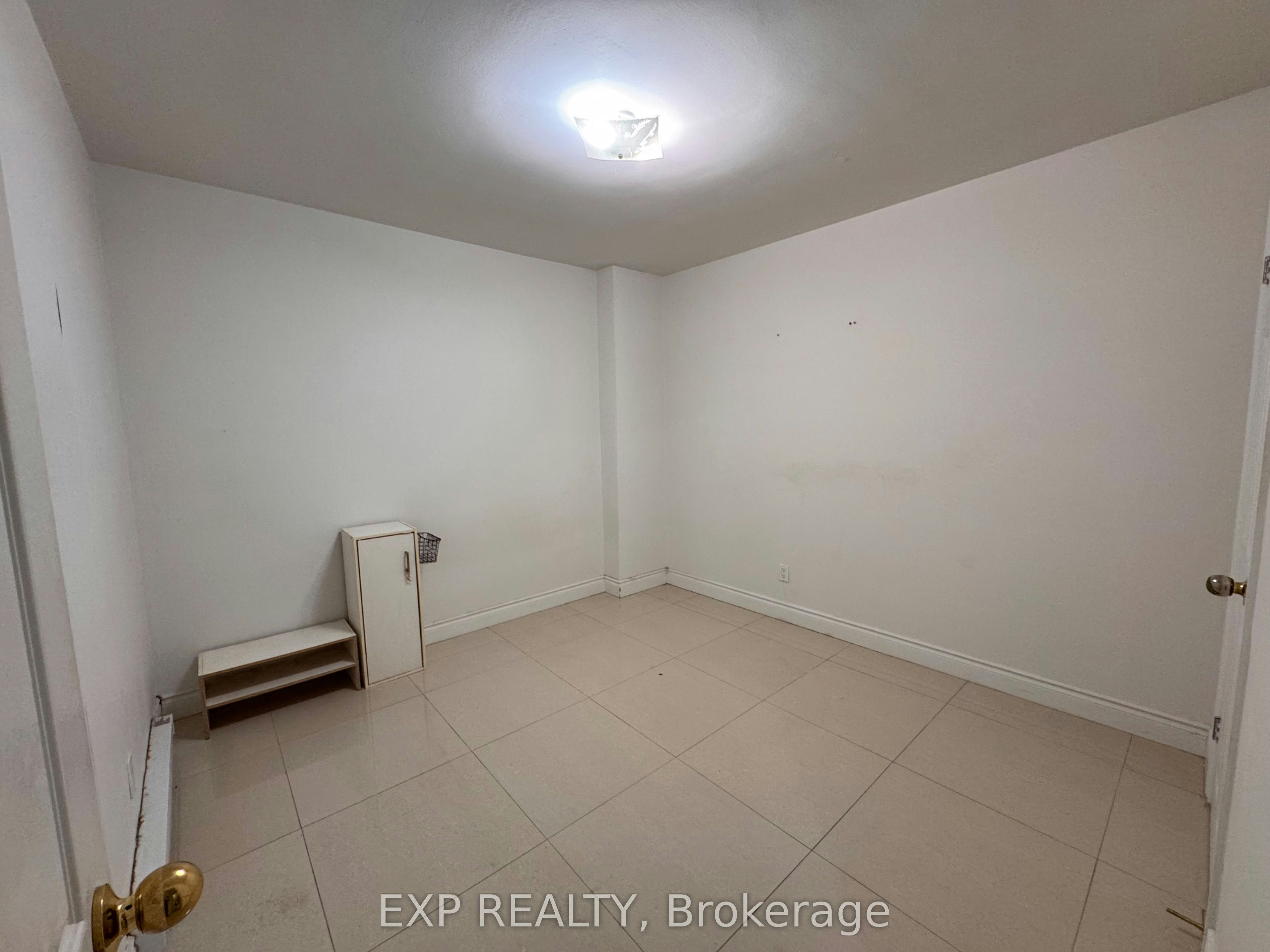 3-256 Lakeshore Road E, Mississauga, ON, L5G 1G9 - 6