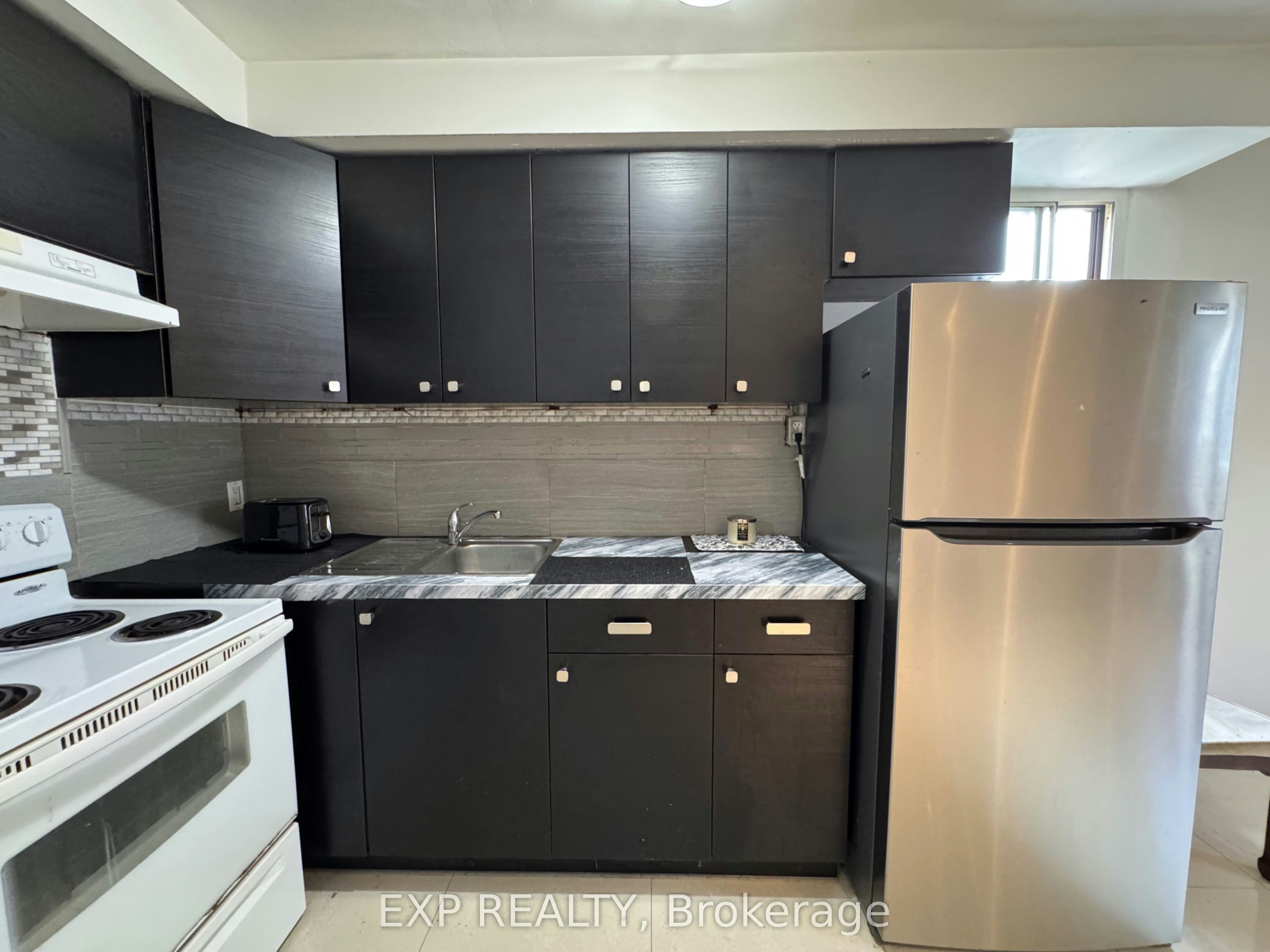 3-256 Lakeshore Road E, Mississauga, ON, L5G 1G9 - 10