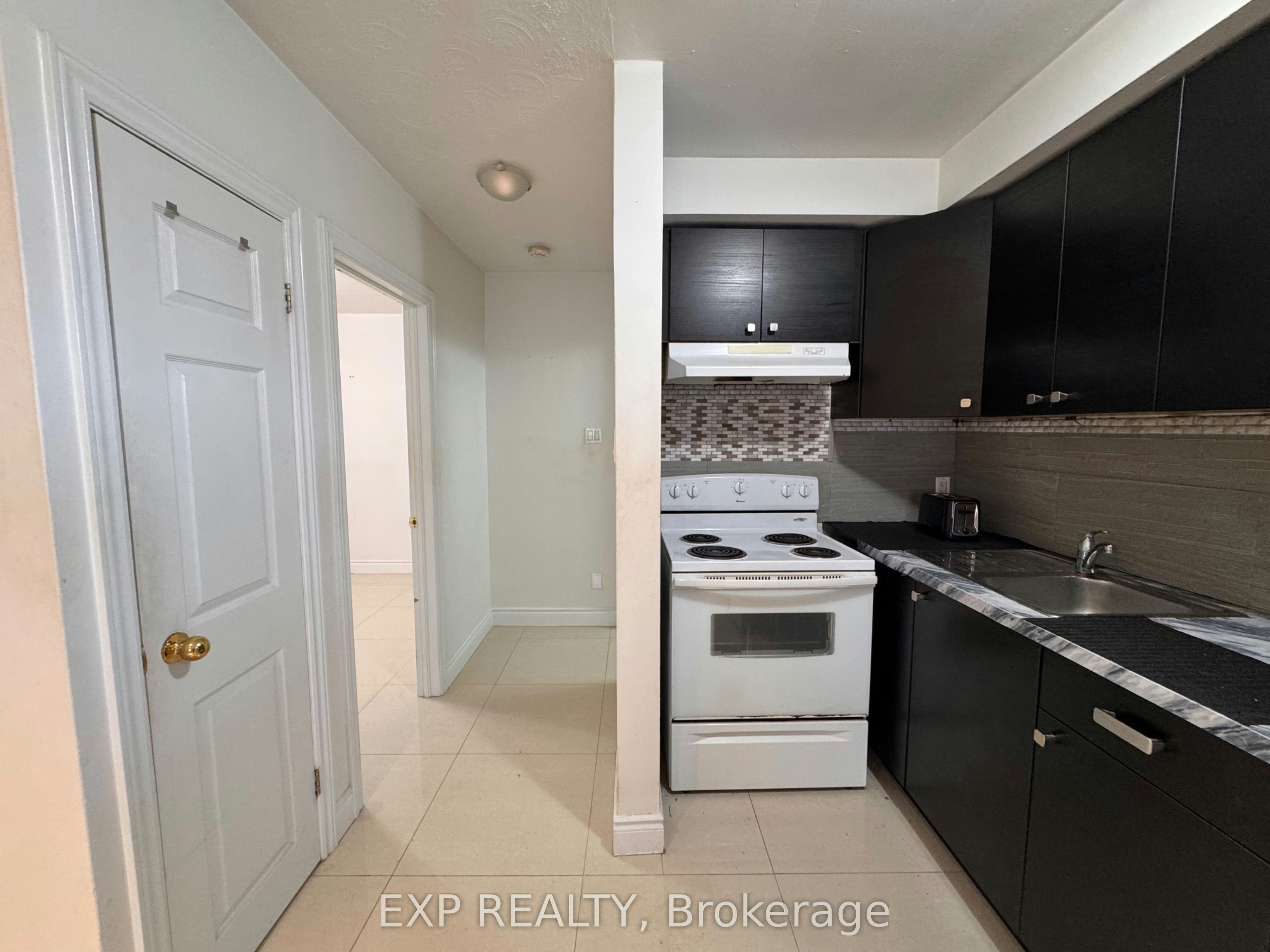 3-256 Lakeshore Road E, Mississauga, ON, L5G 1G9 - 5