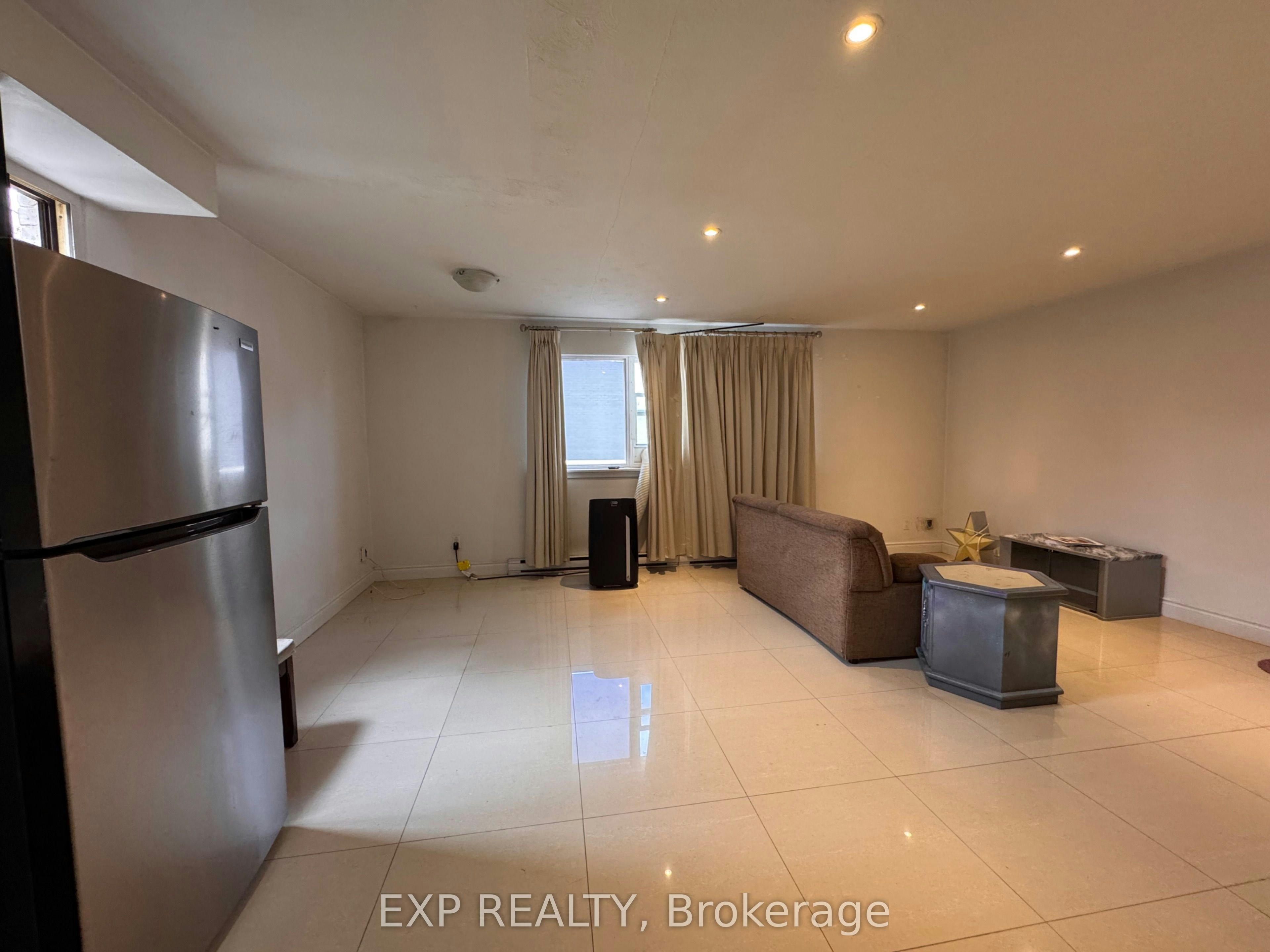 3-256 Lakeshore Road E, Mississauga, ON, L5G 1G9 - 9