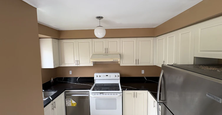 127-5030 Heatherleigh Avenue, Mississauga, ON, L5V 2G7 - 8