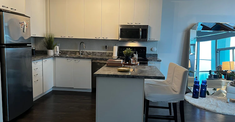 913-3939 Duke Of York Boulevard, Mississauga, ON, L5B 4N2 - 3