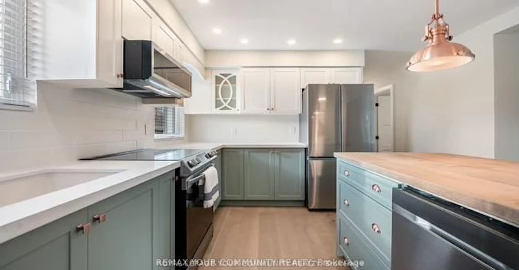 Main-42 Lockerbie Avenue, Toronto, ON, M9N 3A2 - 3