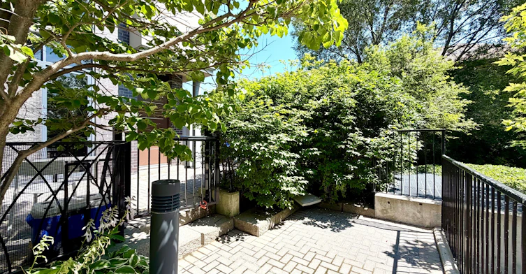 1-15 Valhalla Inn N/A, Toronto, ON, M9B 0B3 - 2