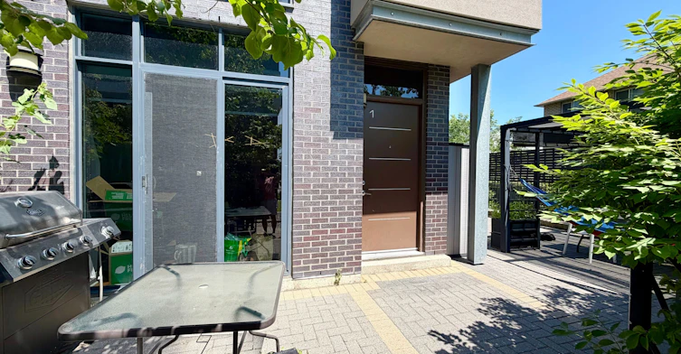 1-15 Valhalla Inn N/A, Toronto, ON, M9B 0B3