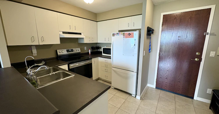 1107-2565 Erin Centre Boulevard, Mississauga, ON, L5M 6Z8 - 2