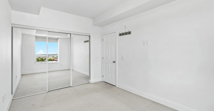 606-2470 Prince Michael Drive, Oakville, ON, L6H 0G9 - 23