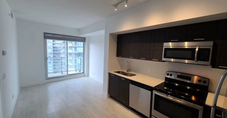 3203-2220 Lake Shore Boulevard W, Toronto, ON, M8Y 0C1 - 2