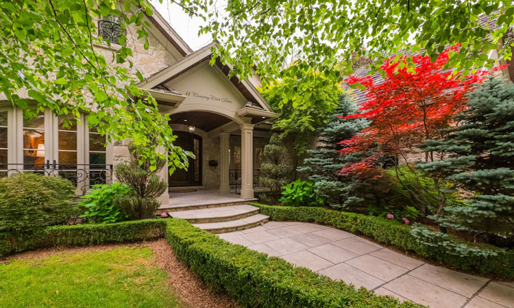 11 Country Club Drive