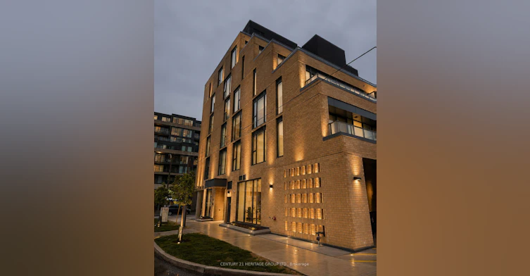 403-6 Chartwell Road, Toronto, ON, M8Z 4E8