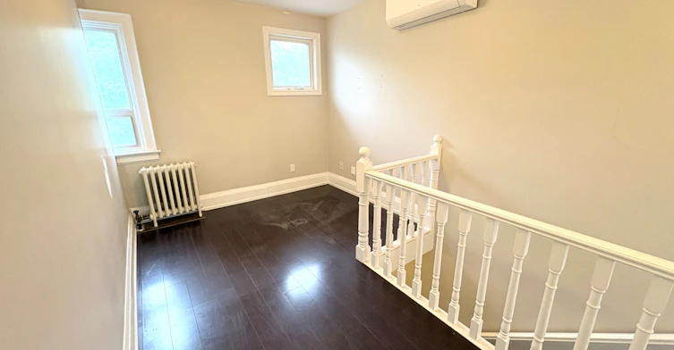 2nd Flr-51 Parkdale Road, Toronto, ON, M6R 1E3 - 6