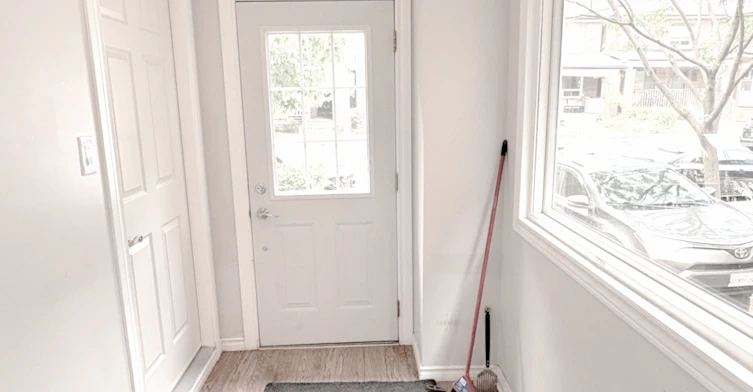 2nd Flr-51 Parkdale Road, Toronto, ON, M6R 1E3 - 2