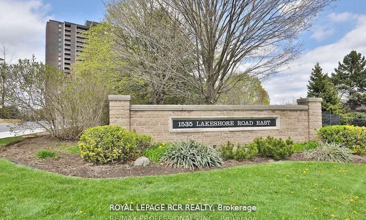 205-1535 Lakeshore Road E