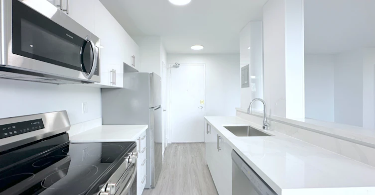 301-79 Jameson Avenue, Toronto, ON, M6K 2V3 - 4