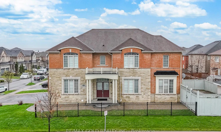 26 Drummondville Drive