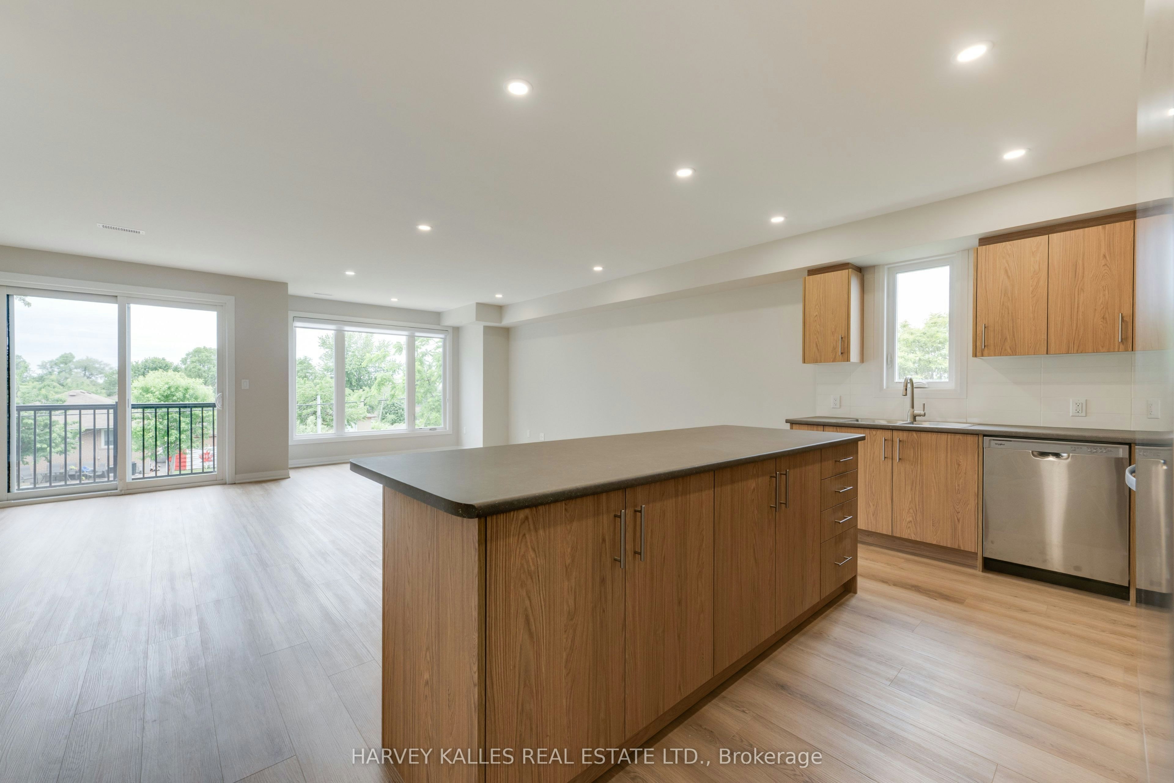 2-165 Spalding Road, Toronto, ON, M3K 1K3 - 4