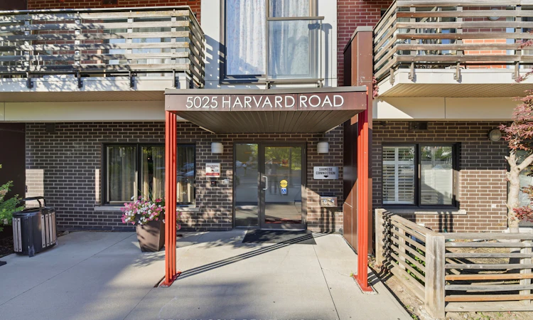 211-5025 Harvard Road