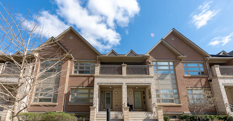 55-2460 Prince Michael Drive N, Oakville, ON, L6H 0G8
