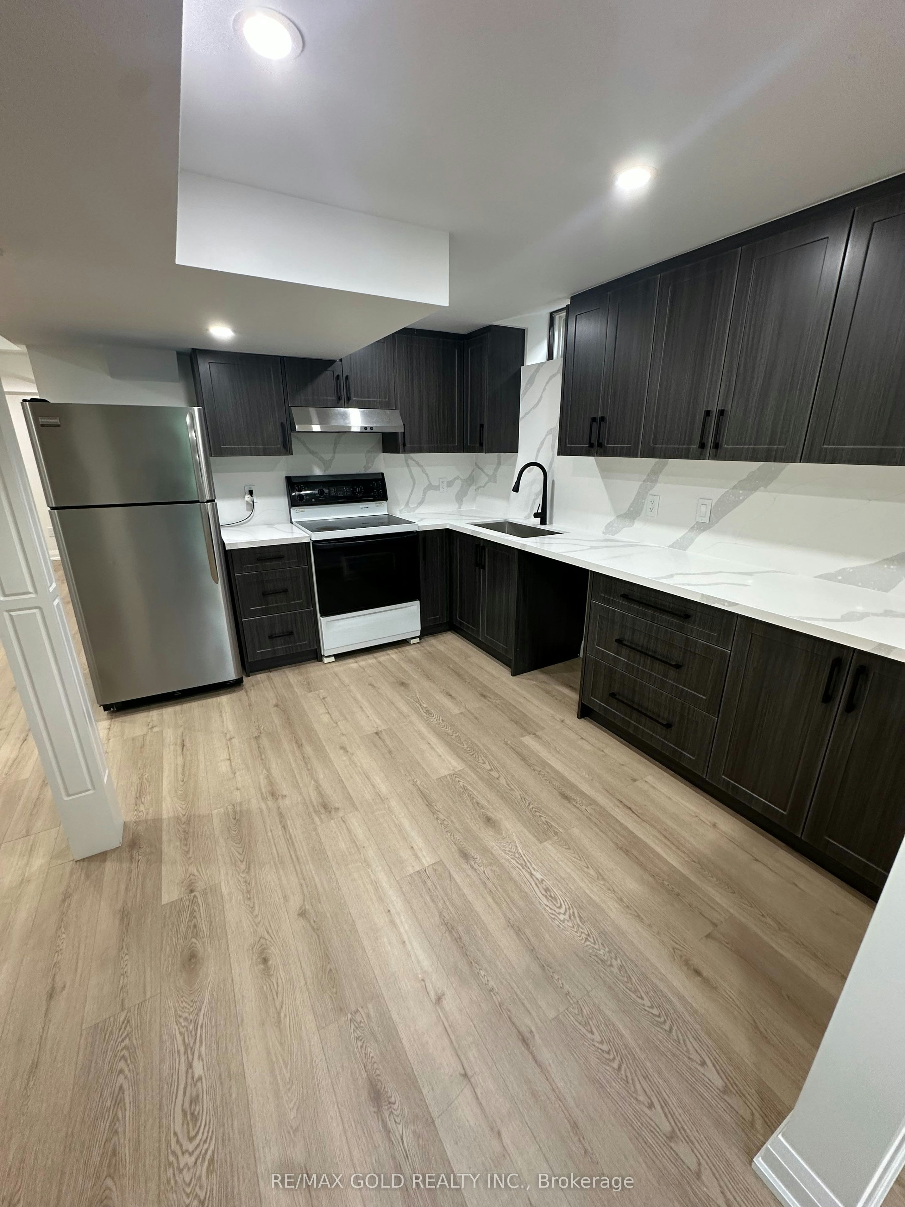 Lower level-18 Hullen Crescent, Toronto, ON, M9W 7C1 - 10