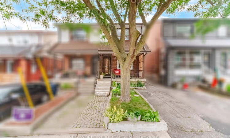 20 Rockwell Avenue