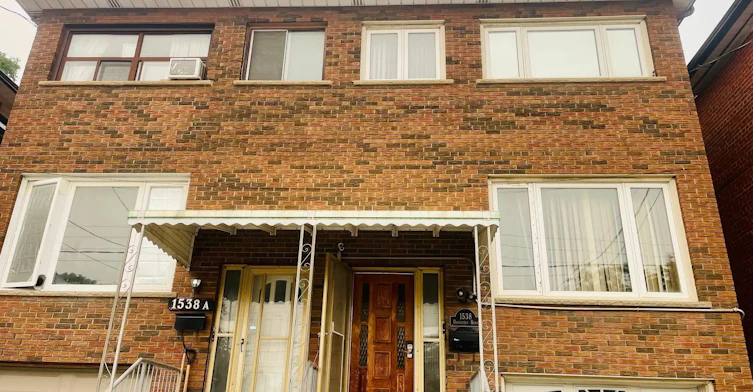 Lower-1538 Davenport Road, Toronto, ON, M6H 2J1