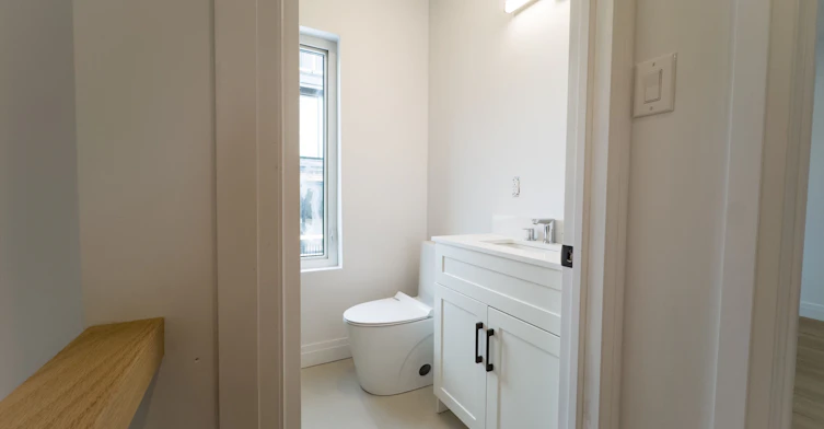 Laneway-62 Hartley Avenue, Toronto, ON, M6E 4E8 - 9