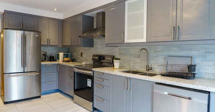 1048 Charminster Crescent, Mississauga, ON, L5V 1R1 - 2