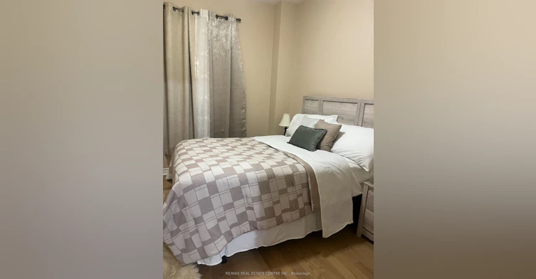 6 Ray Avenue, Toronto, ON, M6M 2A8 - 13