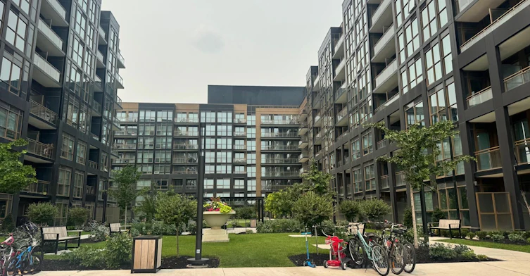 639-2343 Khalsa Gate E, Oakville, ON, L6M 5R6