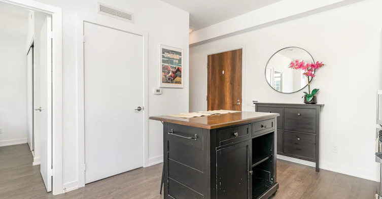625-251 Manitoba Street, Toronto, ON, M8Y 0C7 - 9