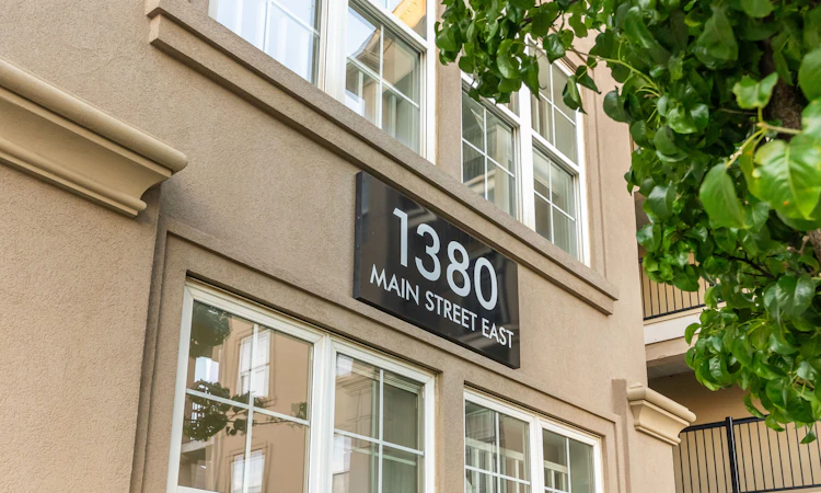 210-1380 Main Street E
