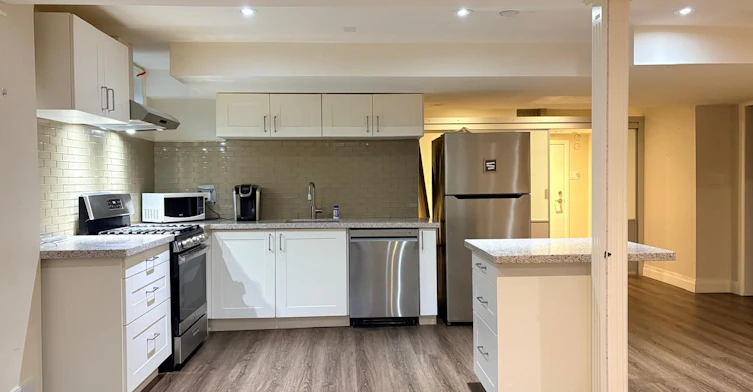 1543 Polesden Drive, Mississauga, ON, L5G 4P8 - 4